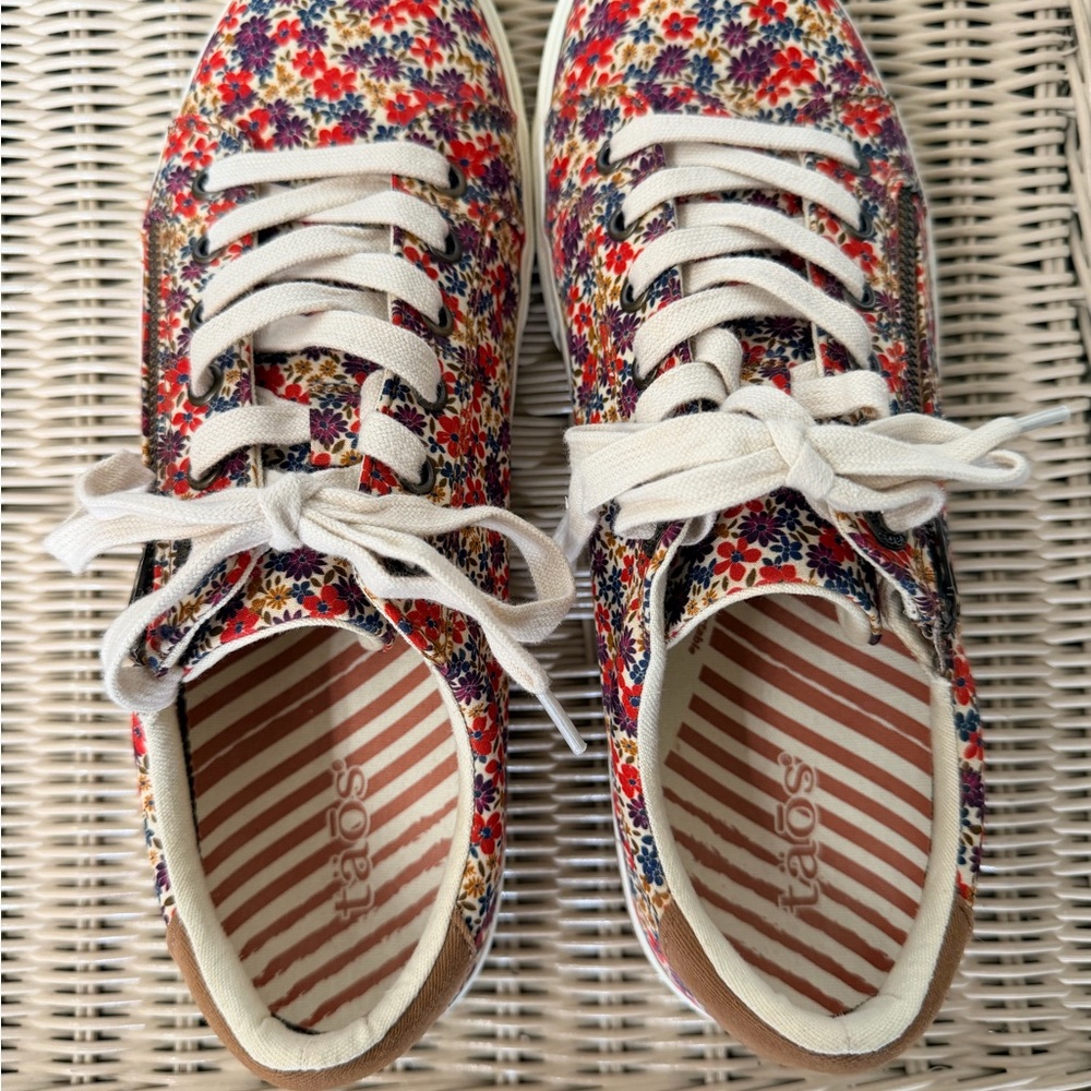 Taos Floral Lace-Up and Zipper Sneakers in Red, Blue, Purple and Cream size 10